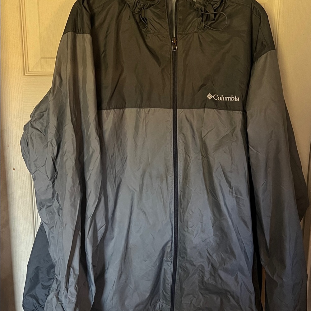 Columbia Men's Two-Tone hooded Gray Windbreaker
